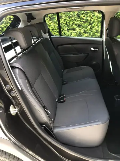 Dacia Sandero 2018 - 9900 EUR, 121000 km - AUTO.MOTO.pt - 121000km - foto 24 de 30