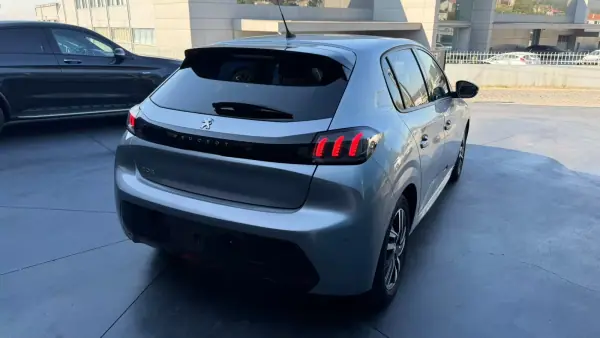 Peugeot 208 1.2 PureTech Allure 2021 Gasolina