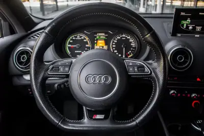 Audi A3 Sportback 2015 - 13490 EUR, 252393 km - AUTO.MOTO.pt - 252393km - foto 11 de 34