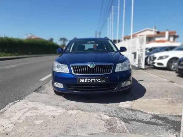 Skoda Octavia Break 2010 - 5900 EUR, 183792 km - AUTO.MOTO.pt - 183792km - foto 5 de 35
