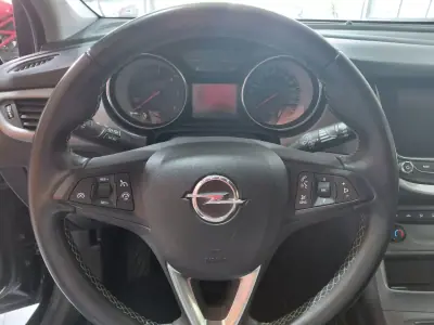 Opel Astra 2019 - 11900 EUR, 155000 km - AUTO.MOTO.pt - 155000km - foto 12 de 21