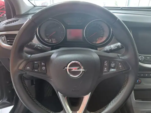 Opel Astra 2019 - 11900 EUR, 155000 km - AUTO.MOTO.pt - 155000km - foto 12 de 21