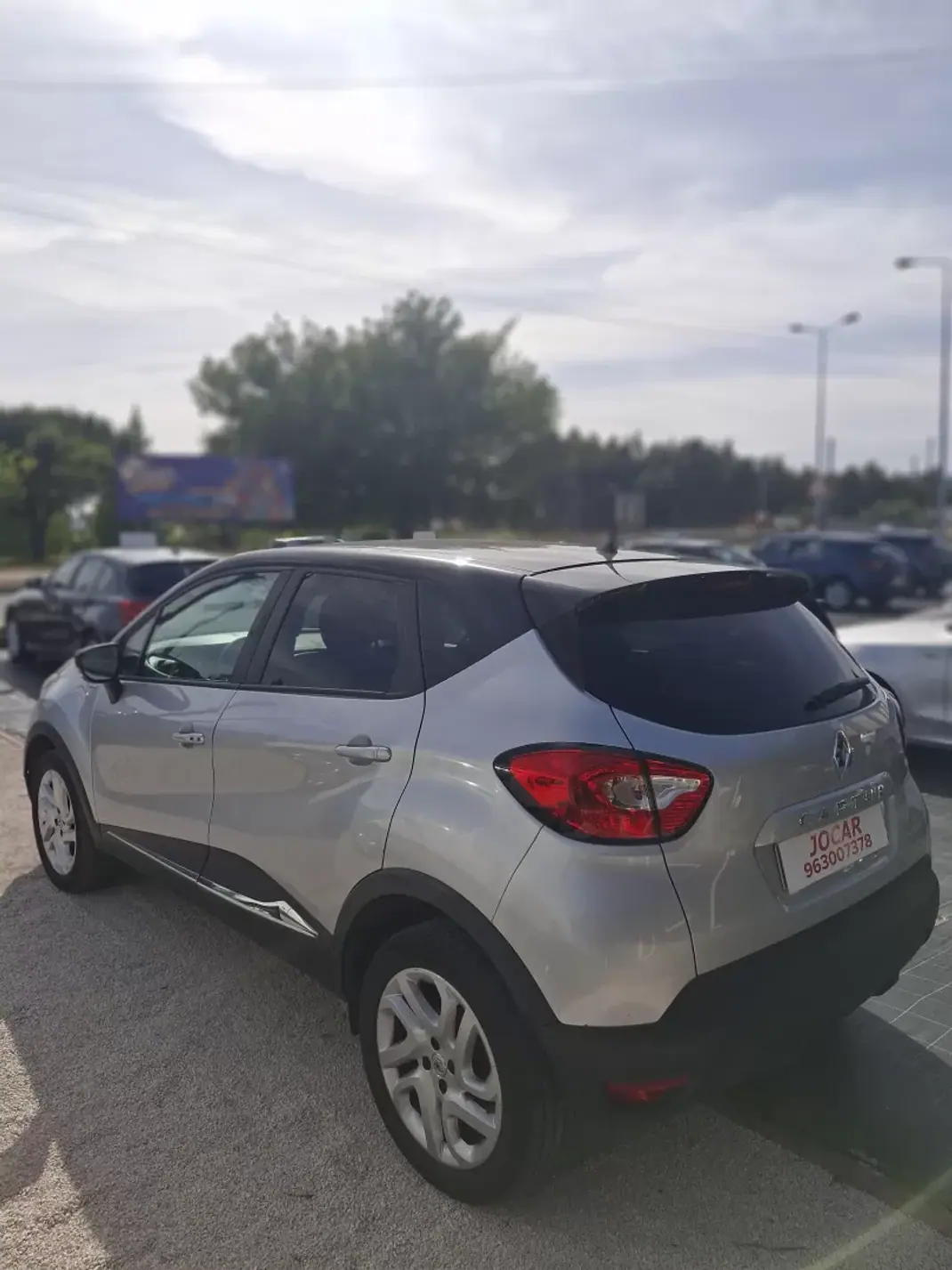Renault Captur 2017 - 12950 EUR, 119123 km - AUTO.MOTO.pt - 119123km - foto 9 de 14