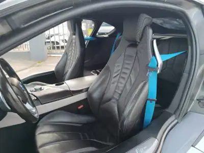 BMW i8 2016 - 71000 EUR, 140000 km - AUTO.MOTO.pt - 140000km - foto 20 de 25