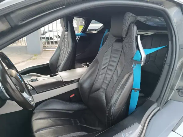 BMW i8 2016 - 71000 EUR, 140000 km - AUTO.MOTO.pt - 140000km - foto 20 de 25