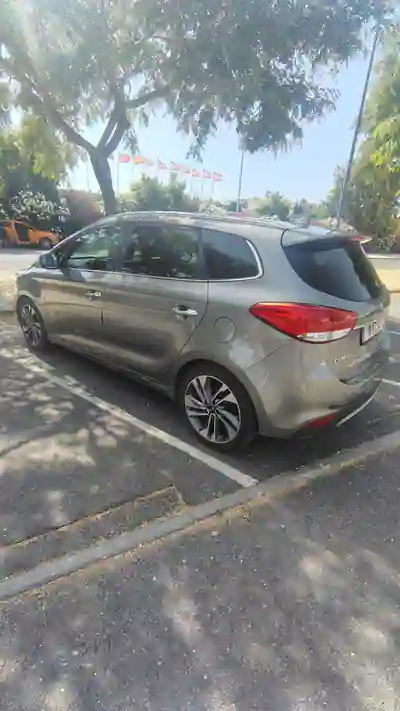 Kia Carens 2019 - 10000 EUR, 265000 km - AUTO.MOTO.pt - 265000km - foto 3 de 10