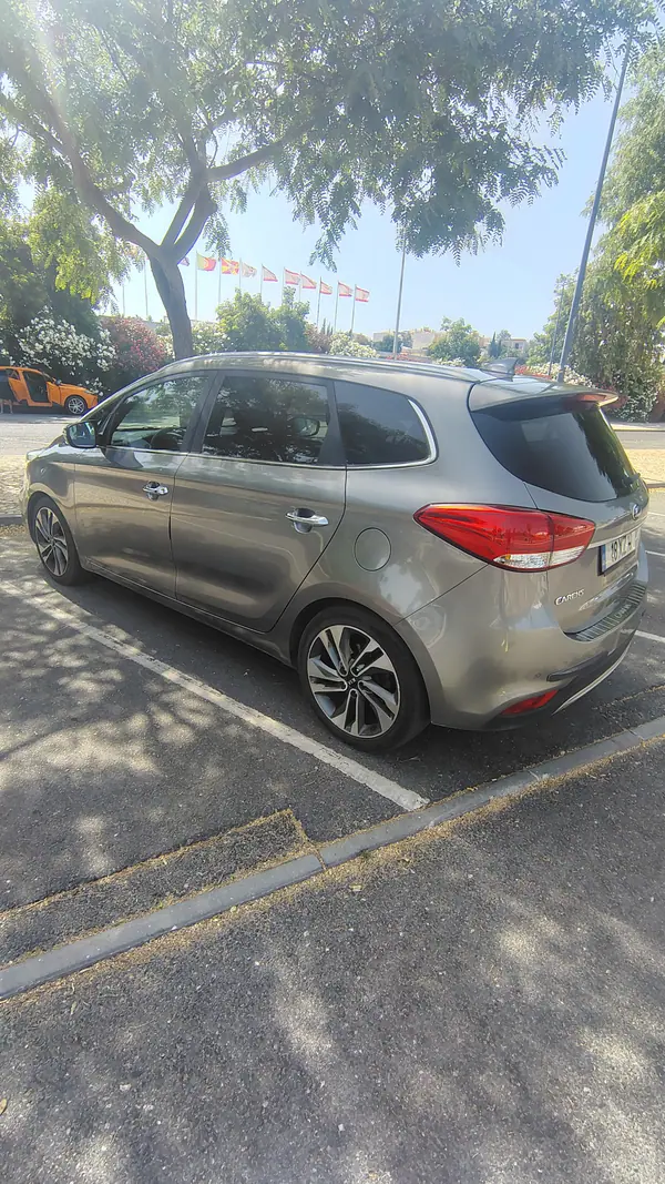 Kia Carens 2019 - 10000 EUR, 265000 km - AUTO.MOTO.pt - 265000km - foto 3 de 10