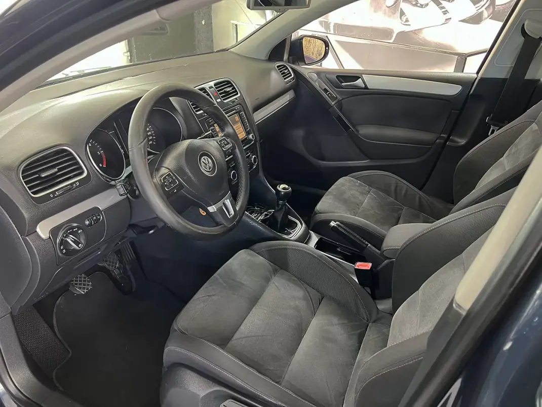 Volkswagen Golf 2010 - 7600 EUR, 232003 km - AUTO.MOTO.pt - 232003km - foto 6 de 21
