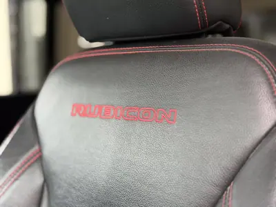 Jeep Wrangler Unlimited 2019 - 54000 EUR, 172045 km - AUTO.MOTO.pt - 172045km - foto 14 de 16