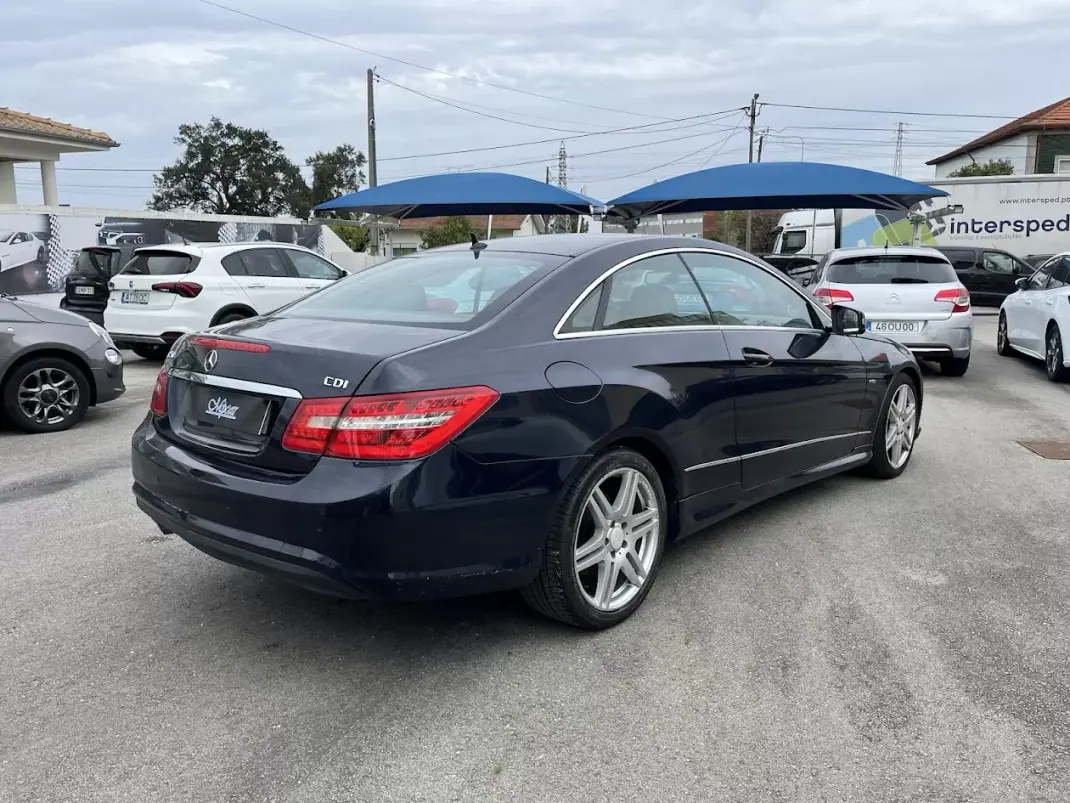 Mercedes-Benz E 250 2010 - 15950 EUR, 324000 km - AUTO.MOTO.pt - 324000km - foto 5 de 28
