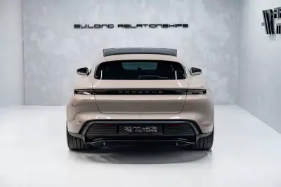 Porsche Taycan Sport Turismo 2023 - 76950 EUR, 24000 km - AUTO.MOTO.pt - 24000km - foto 11 de 60