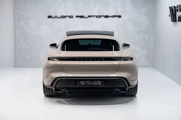 Porsche Taycan Sport Turismo 2023 - 76950 EUR, 24000 km - AUTO.MOTO.pt - 24000km - foto 11 de 60