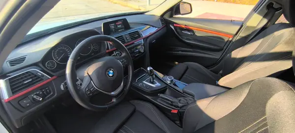 BMW 318 2019 - 19000 EUR, 130000 km - AUTO.MOTO.pt - 130000km - foto 3 de 12