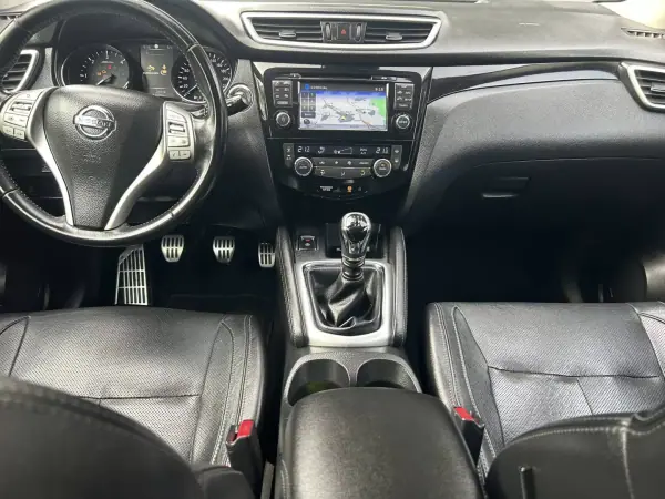Nissan Qashqai 2015 - 18500 EUR, 152000 km - AUTO.MOTO.pt - 152000km - foto 7 de 12
