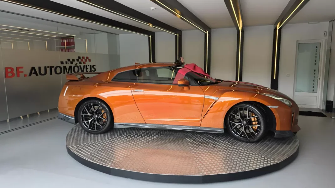 Nissan GT-R 2017 - 145000 EUR, 54312 km - AUTO.MOTO.pt - 54312km - foto 8 de 57