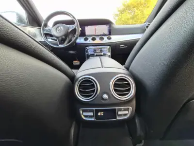 Mercedes-Benz E 220 2018 - 36980 EUR, 125000 km - AUTO.MOTO.pt - 125000km - foto 9 de 25