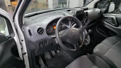 Citroën Berlingo 2018 - 17990 EUR, 67000 km - AUTO.MOTO.pt - 67000km - foto 5 de 42