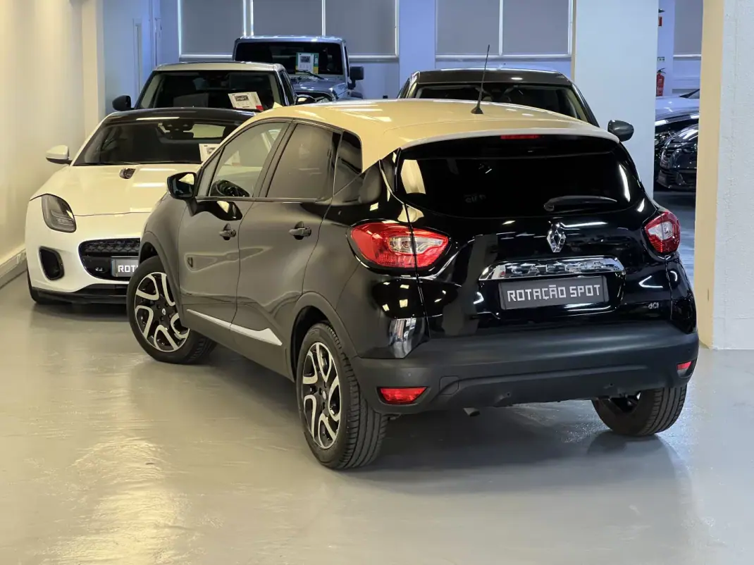 Renault Captur 2015 - 10990 EUR, 150000 km - 150000km - foto 4 de 36