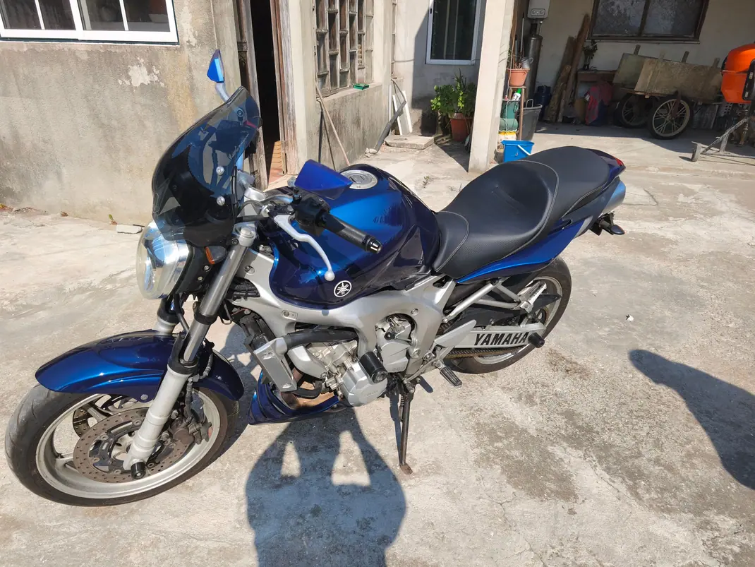 Yamaha FZ 6 2004 - 3000 EUR, 10487 km - 10487km - foto 5 de 7