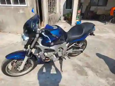 Yamaha FZ 6 2004 - 3000 EUR, 10487 km - 10487km - foto 5 de 7