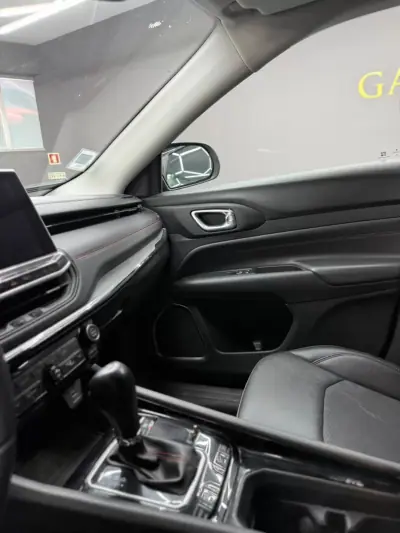 Jeep Compass 2022 - 21900 EUR, 116655 km - AUTO.MOTO.pt - 116655km - foto 19 de 35