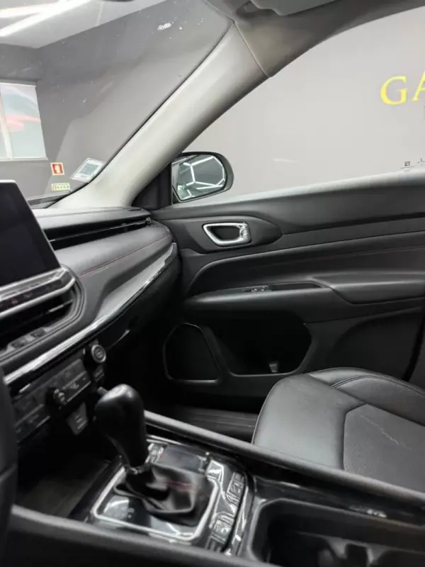 Jeep Compass 2022 - 21900 EUR, 116655 km - AUTO.MOTO.pt - 116655km - foto 19 de 35