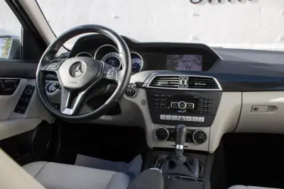 Mercedes-Benz C 220 2012 - 15990 EUR, 216000 km - AUTO.MOTO.pt - 216000km - foto 17 de 45
