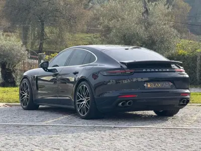 Porsche Panamera 2017 - 58990 EUR, 114000 km - AUTO.MOTO.pt - 114000km - foto 36 de 39