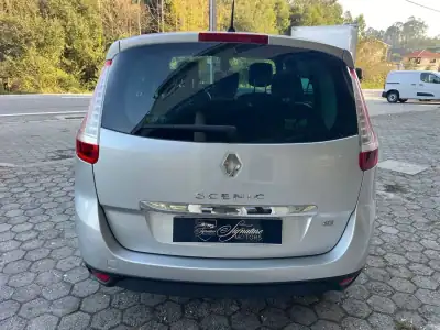 Renault Grand Scénic 2015 - 9900 EUR, 291000 km - AUTO.MOTO.pt - 291000km - foto 5 de 14
