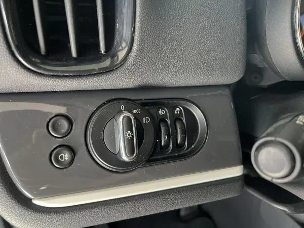 MINI Countryman 2018 - 17800 EUR, 135541 km - AUTO.MOTO.pt - 135541km - foto 21 de 23