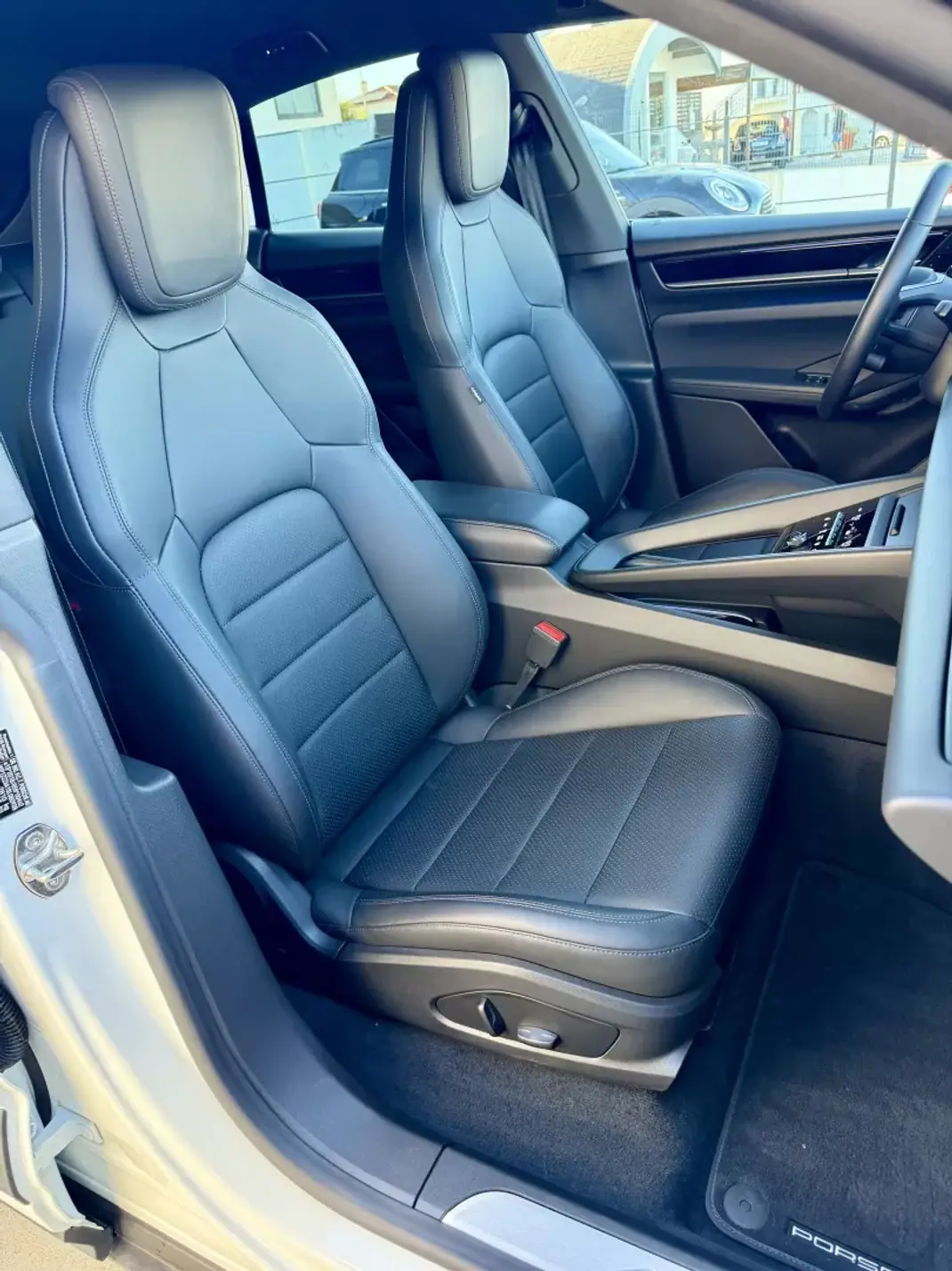 Porsche Macan 2025 - 79900 EUR, 19000 km - 19000km - foto 7 de 18