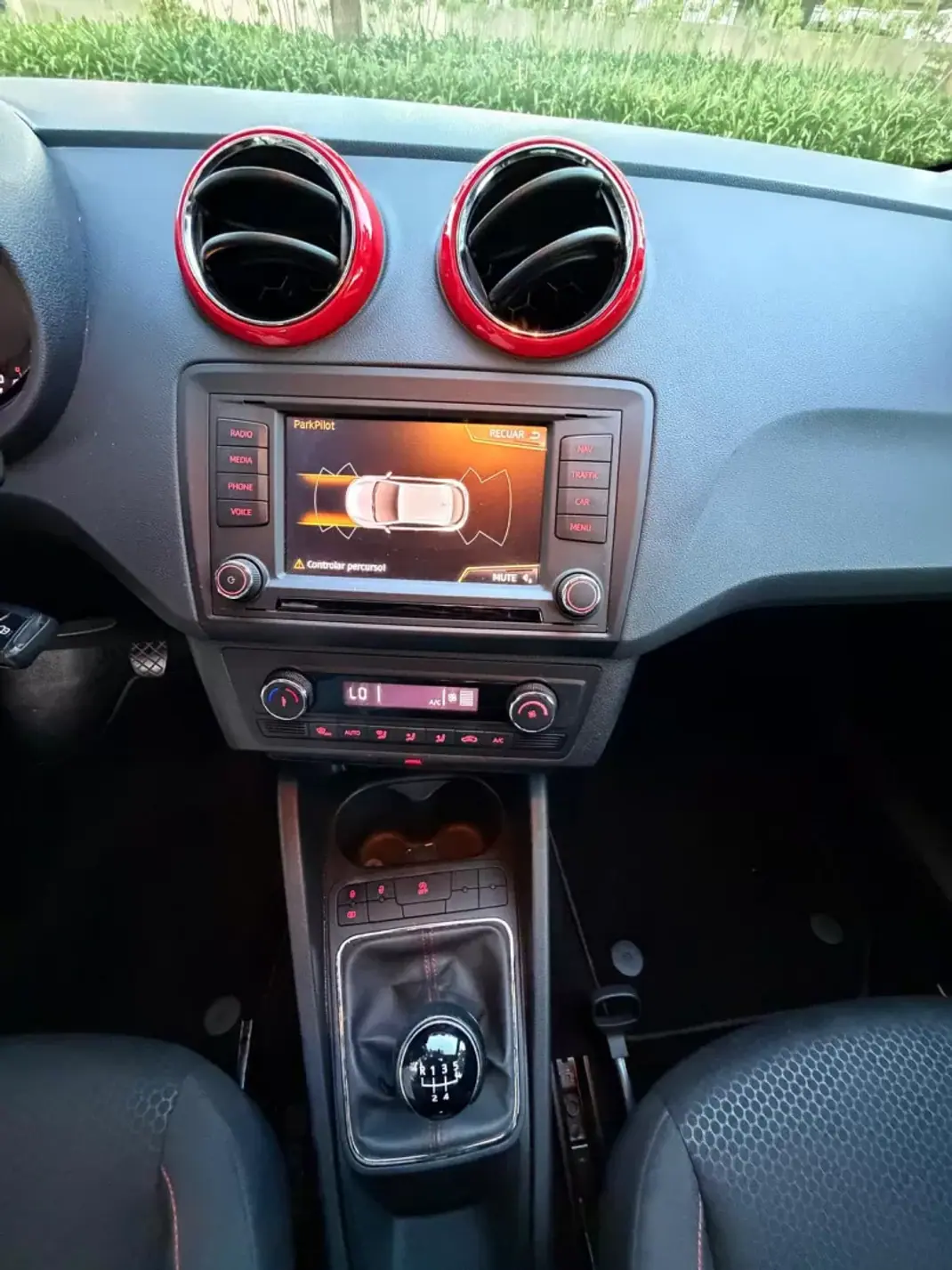 SEAT Ibiza 2016 - 9990 EUR, 124000 km - 124000km - foto 17 de 20