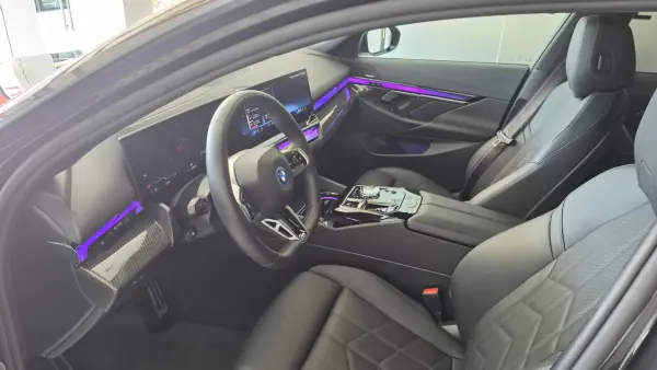 BMW i5 2025 - 56750 EUR, 43090 km - 43090km - foto 6 de 64