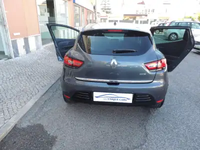 Renault Clio 2017 - 10950 EUR, 140000 km - AUTO.MOTO.pt - 140000km - foto 5 de 15