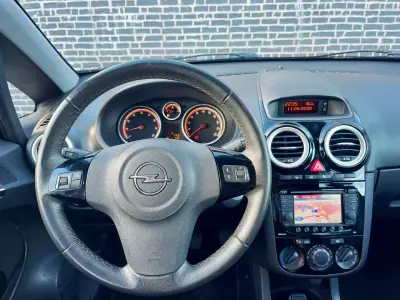 Opel Corsa 2014 - 7750 EUR, 108000 km - AUTO.MOTO.pt - 108000km - foto 8 de 12