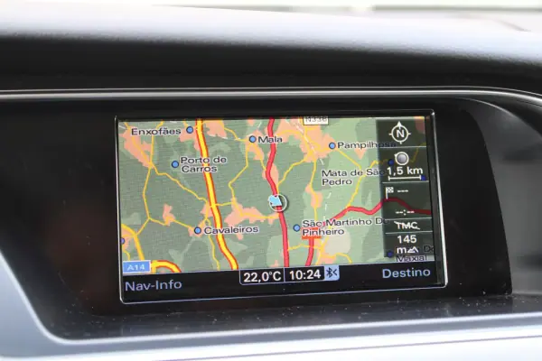 Audi A4 2014 - 14990 EUR, 168000 km - AUTO.MOTO.pt - 168000km - foto 20 de 25