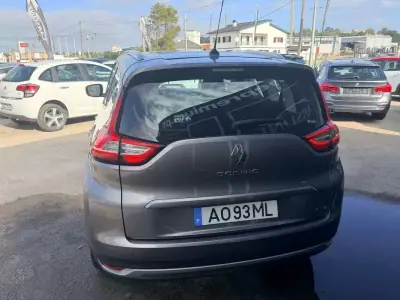 Renault Grand Scénic 2017 - 9200 EUR, 198500 km - AUTO.MOTO.pt - 198500km - foto 5 de 8