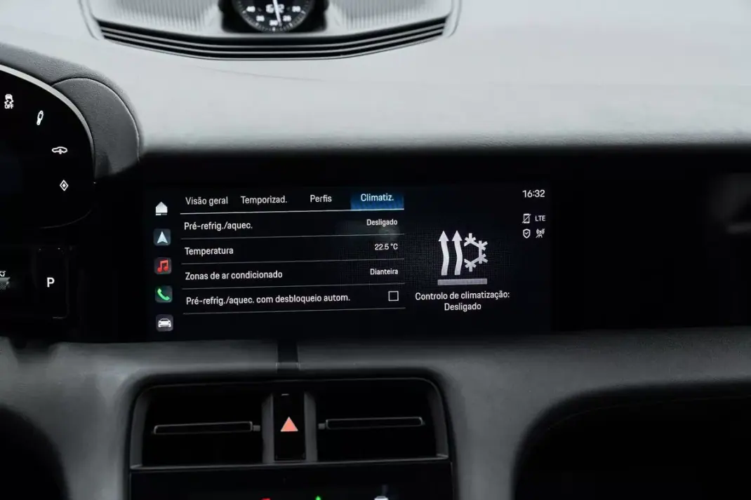 Porsche Taycan 2024 - 84950 EUR, 8000 km - AUTO.MOTO.pt - 8000km - foto 49 de 58