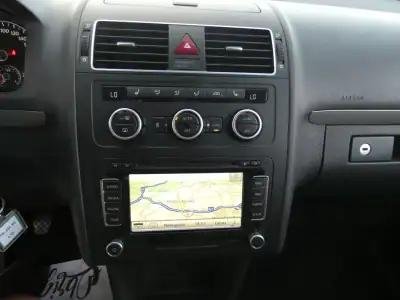 Volkswagen Touran 2012 - 16999 EUR, 182000 km - AUTO.MOTO.pt - 182000km - foto 14 de 28