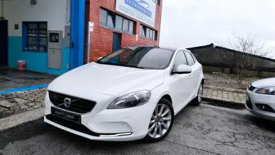 Volvo V40 2013 - 11400 EUR, 182000 km - AUTO.MOTO.pt - 182000km - foto 22 de 24