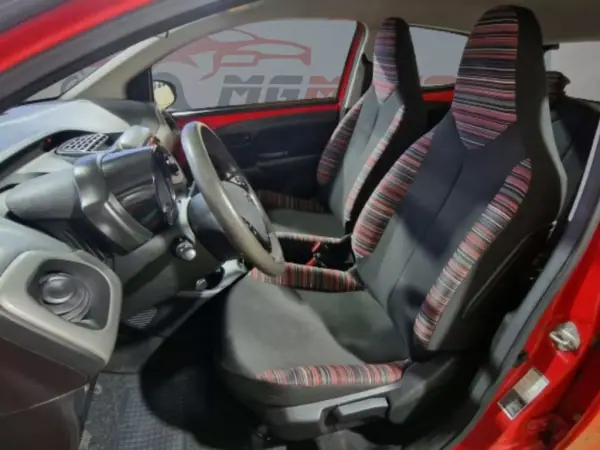 Citroën C1 2016 - 9990 EUR, 77286 km - AUTO.MOTO.pt - 77286km - foto 24 de 36