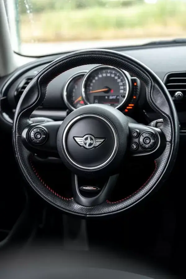 MINI Clubman 2016 - 15490 EUR, 129000 km - AUTO.MOTO.pt - 129000km - foto 19 de 28