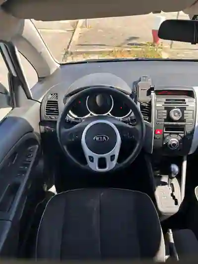 Kia Venga 2013 - 10500 EUR, 24000 km - AUTO.MOTO.pt - 24000km - foto 8 de 14
