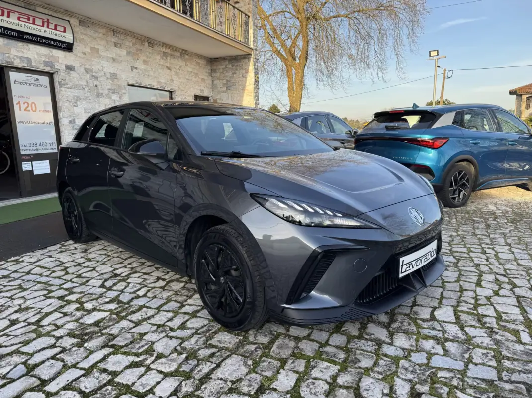 MG MG4 2022 - 18990 EUR, 77000 km - AUTO.MOTO.pt - 77000km - foto 2 de 36