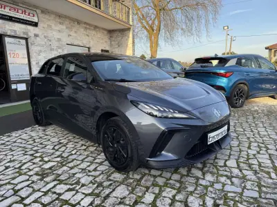 MG MG4 2022 - 18990 EUR, 77000 km - AUTO.MOTO.pt - 77000km - foto 2 de 36