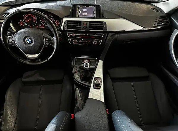 BMW 318 2012 - 16990 EUR, 173500 km - AUTO.MOTO.pt - 173500km - foto 22 de 35