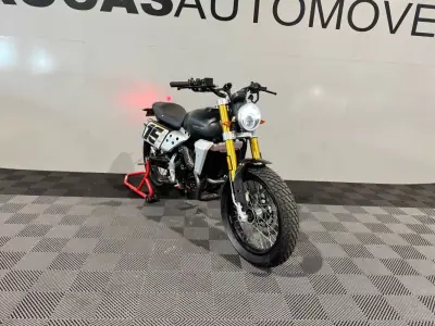 2022 - 5750 EUR, 5500 km - AUTO.MOTO.pt - 5500km - foto 19 de 27
