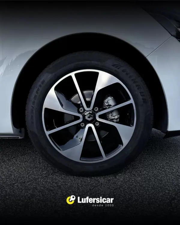 Renault Clio 2017 - 9950 EUR, 129000 km - AUTO.MOTO.pt - 129000km - foto 6 de 9