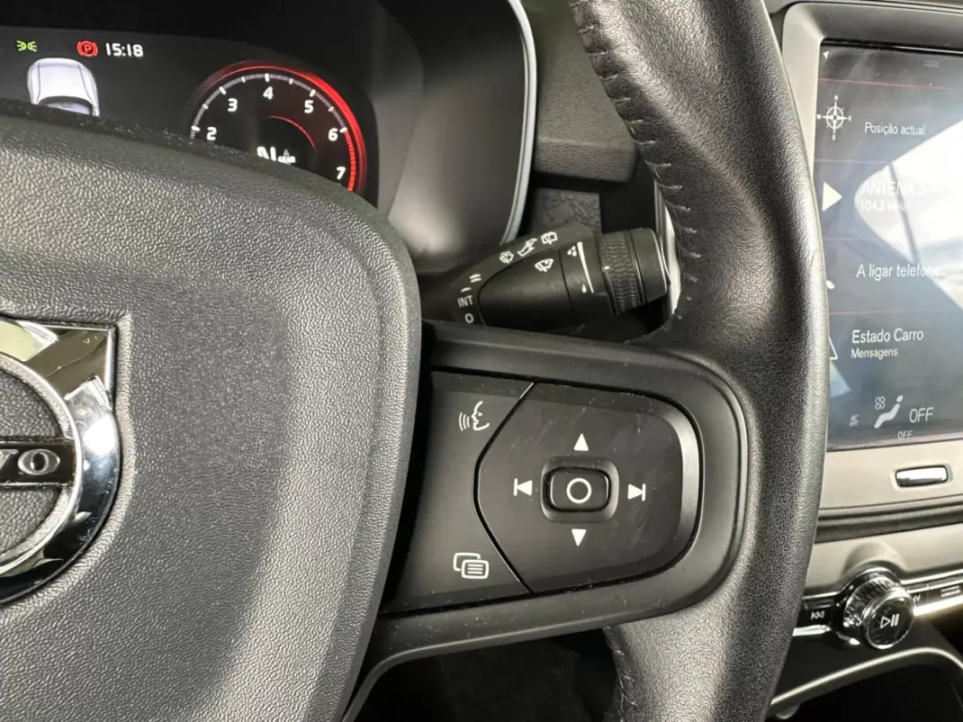 Volvo XC 40 2019 - 24900 EUR, 91623 km - AUTO.MOTO.pt - 91623km - foto 17 de 29