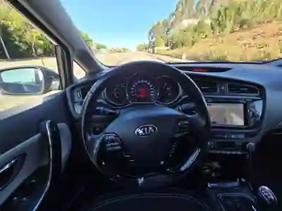 Kia Ceed SW 2015 — foto 4 de 12